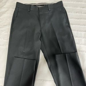 Men’s warehouse black dress pants, Haggar brand, slim fit, size 32x32